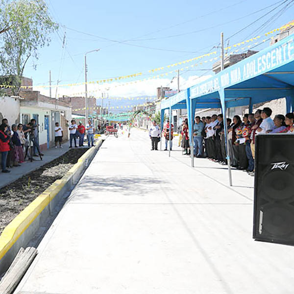 En tiempo récord pistas y veredas en Jr. Jorge Chávez