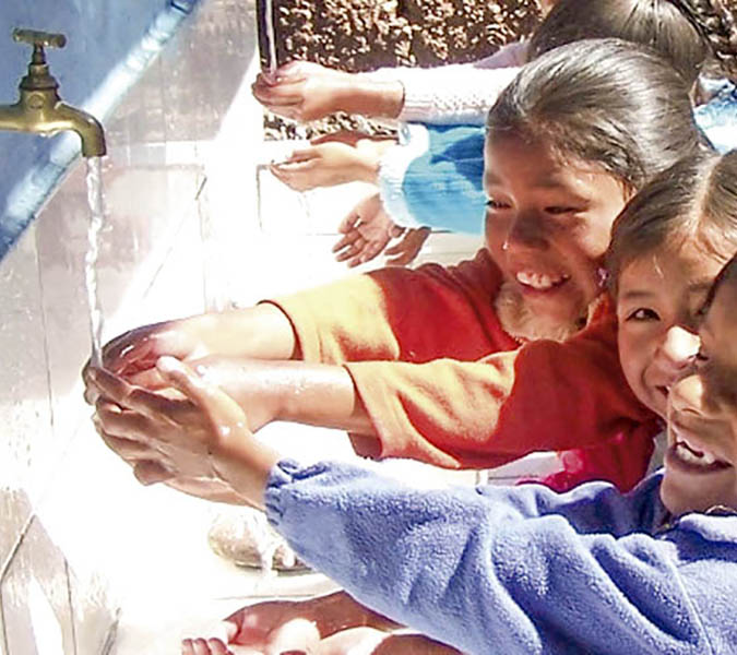 Barrios altos ya cuenta con agua potable y alcantarillado