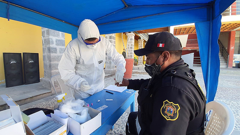 Realizan pruebas rápidas de Covid-19 al cuerpo de Serenazgo