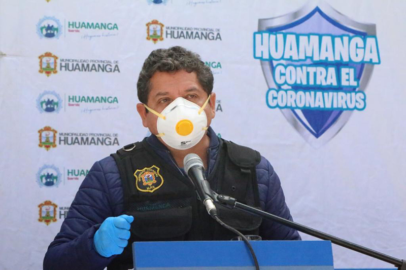 Alcalde de Huamanga dona parte de su sueldo para comprar Ivermectina