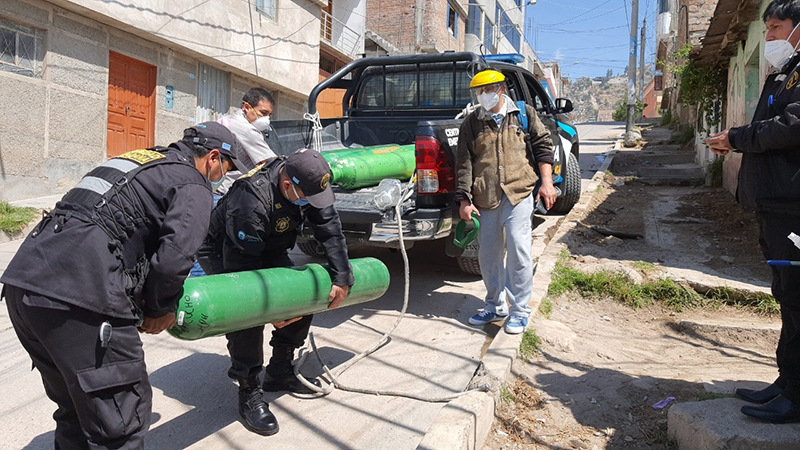 Municipalidad de Huamanga realiza entrega gratuita de balones de oxígeno