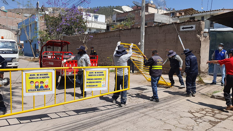 Se retiraron tranqueras informales de vías públicas