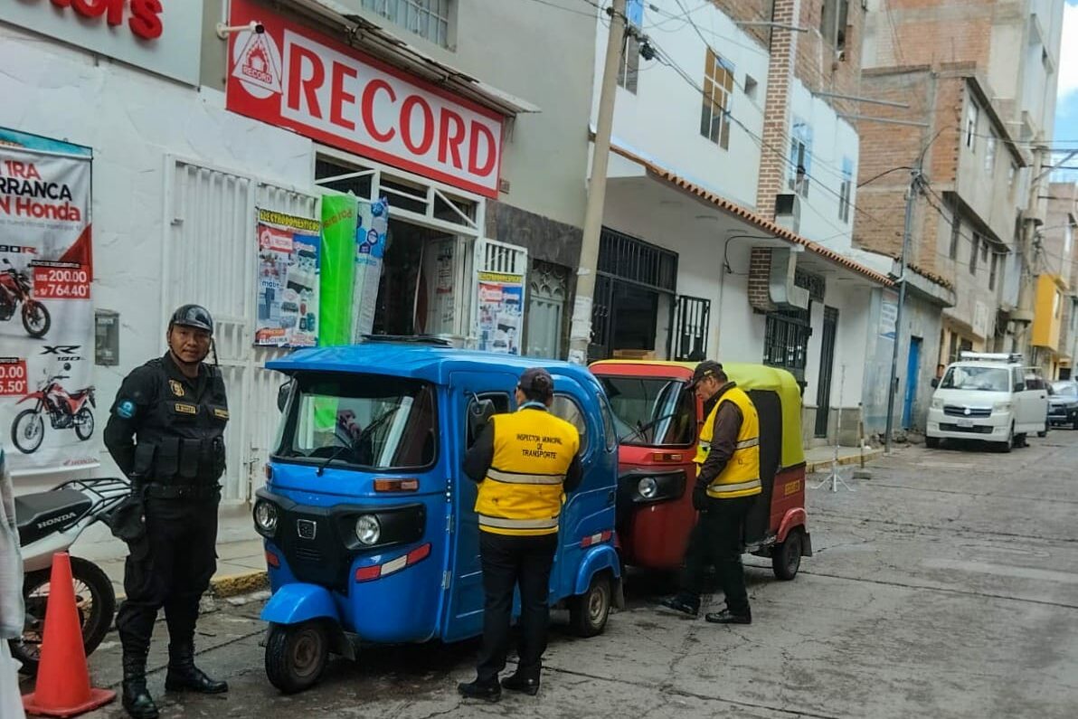 CONTROL DE TRANSPORTE A LOS VEHÍCULOS MENORES QUE BRINDAN SERVICIO PÚBLICO
