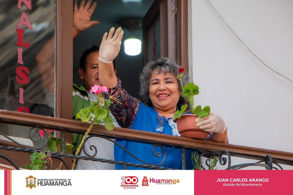 ENTREGA DE PLANTAS ORNAMENTALES A LOS VECINOS DEL JR. 28 DE JULIO